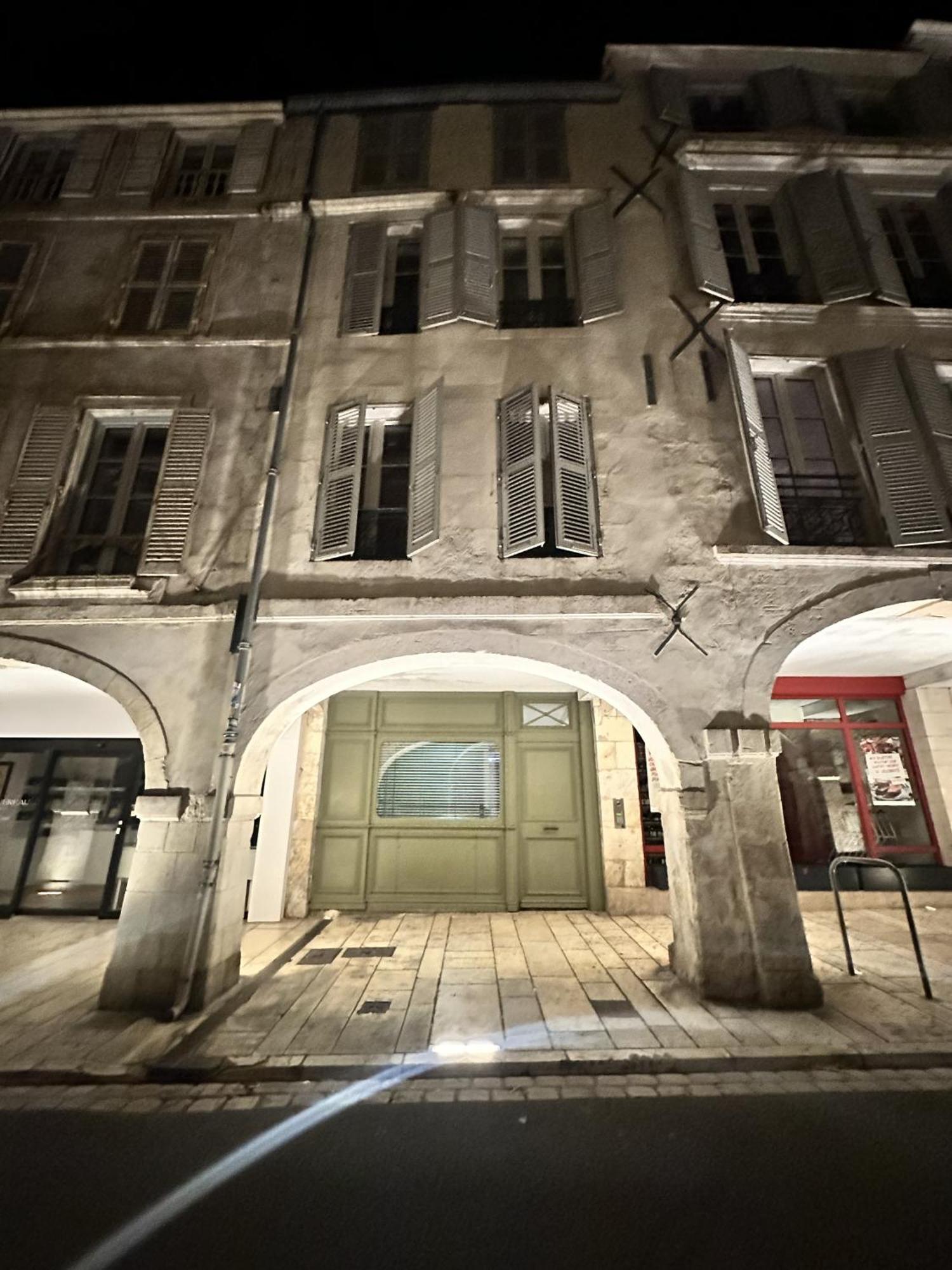 Hyper Centre A 80M Du Vieux Marche, T2 Calme Vue Sur Les Toits Rue Du Minage Apartment La Rochelle  Bagian luar foto